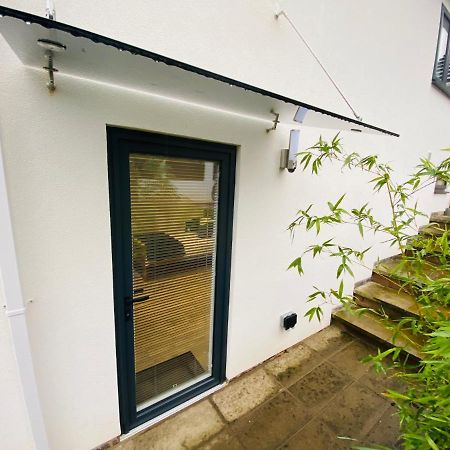 NEW MODERN STUDIO APARTMENT, PARKING, Netflix Kenilworth Exterior foto
