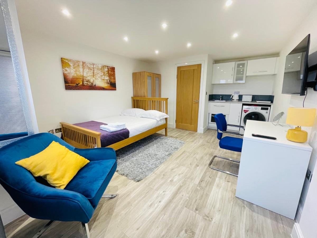 NEW MODERN STUDIO APARTMENT, PARKING, Netflix Kenilworth Exterior foto