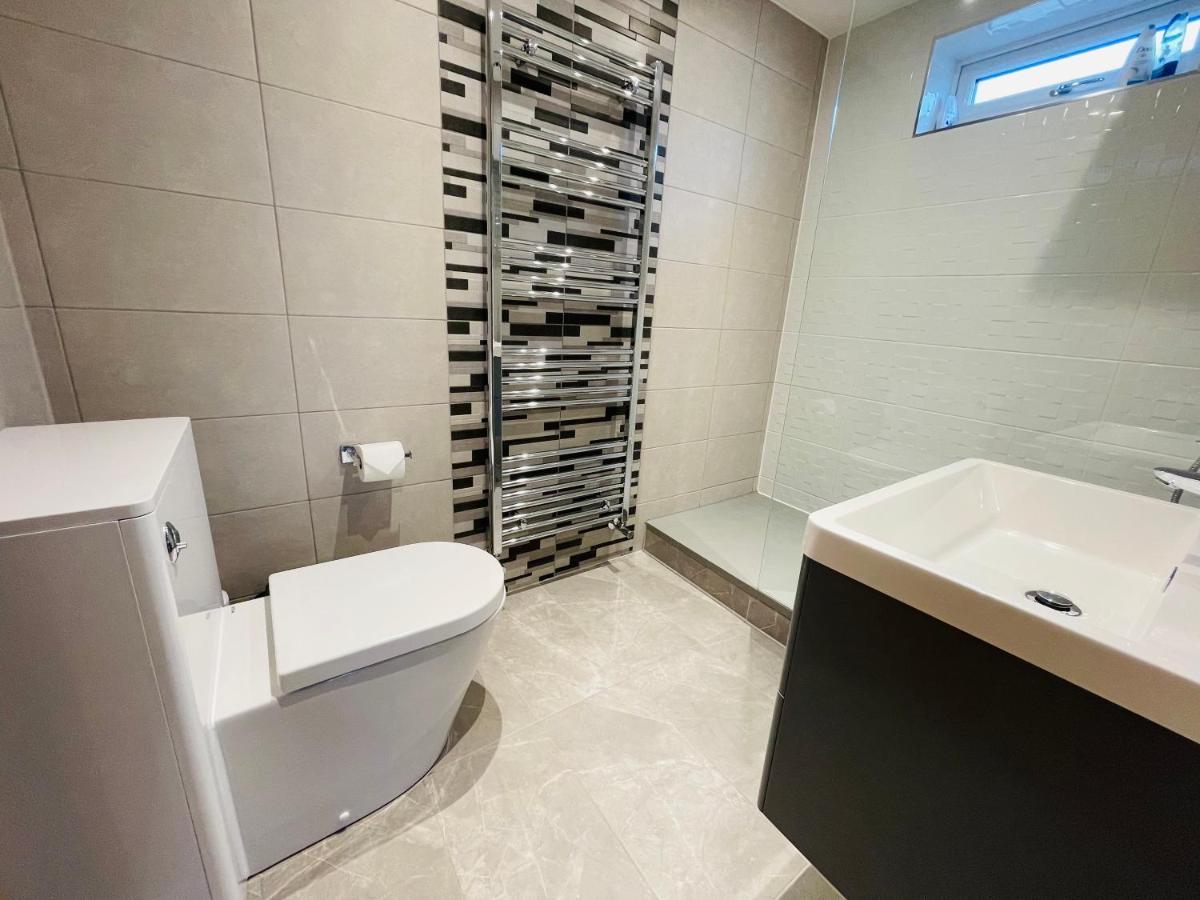 NEW MODERN STUDIO APARTMENT, PARKING, Netflix Kenilworth Exterior foto